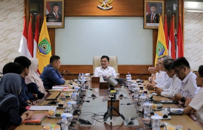 bank-foto-S5Kn2W431zVBs1m5AdE71762942875~2