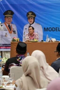 Seminar Model Sekolah Unggulan dan Parenting: Bukan Hal Yang Mustahil Kabupaten Tangerang Mempunyai Predikat Sebagai Kabupaten Pendidikan