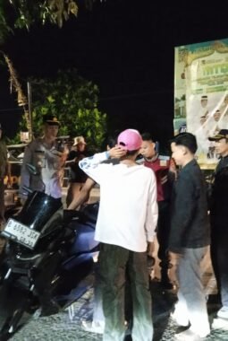 Polsek Sepatan Dan Puluhan Personil Giat Kamtibmas, Telusuri Kontrakan Serta Antisipasi Dugaan Adanya Esek-Esek