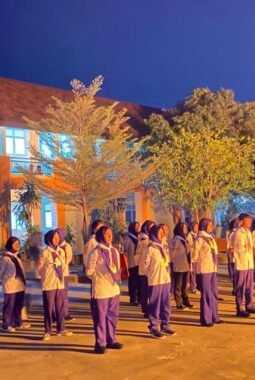 PMR Wira SMKN 5 Kabupaten Tangerang Angkatan Ke-17 Dikukuhkan Ahmad Suhepi Perwakilan Pengurus PMI Kecamatan Mauk