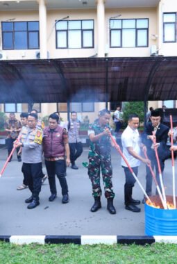 Polda Banten Musnahkan 12 Kg Narkoba dan Ribuan Botol Miras