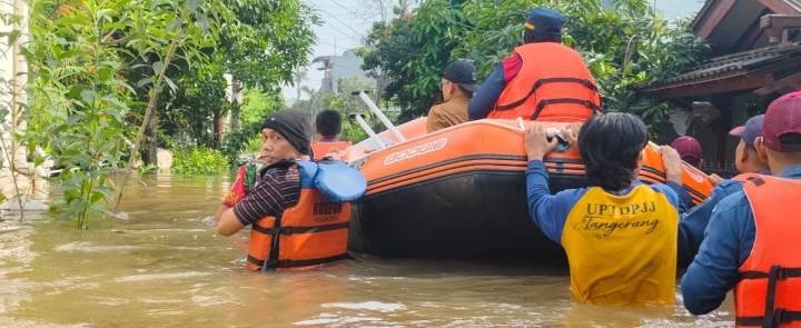 bank-foto-FFM2P4QdKD9s4WEfw1pg1759393769~2