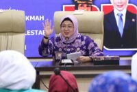 Wakil Bupati Tangerang, Intan Nurul Hikmah meluncurkan Sekolah Gender Angkatan I tahun 2026 yang digelar di Ruang Rapat Wareng, Gedung Kantor Bupati Tangerang, Kabupaten Tangerang Provinsi Banten pada Kamis (19/02/26). (foto/hms) 