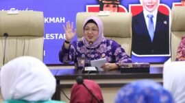 Wakil Bupati Tangerang, Intan Nurul Hikmah meluncurkan Sekolah Gender Angkatan I tahun 2026 yang digelar di Ruang Rapat Wareng, Gedung Kantor Bupati Tangerang, Kabupaten Tangerang Provinsi Banten pada Kamis (19/02/26). (foto/hms) 