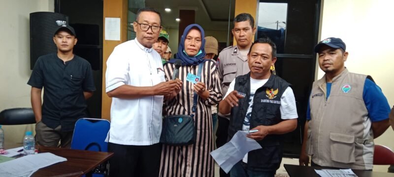 Layanan Adminduk Pemerintah Desa Kayu Bongkok Kecamatan Sepatan, pada Minggu, 8 Febuari 2026. (foto/jml) 