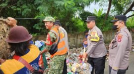 Gerakan Indonesia Asri, Polsek Rajeg Polresta Tangerang Gelar Korve di Desa Lembangsari
