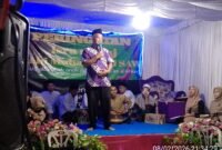 Nandang Safei Kasi Satpol PP saat hadiri Peringatan Isra Mi'raj Nabi Muhammad SAW di Majlis Ta'lim Al-Ikhlas (foto/slh) 