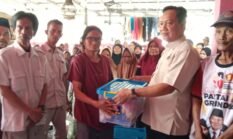 H.Saepudin Salurkan Bantuan Sembako Untuk Warga Musibah Banjir Di Kampung Lontar Pakuhaji Kabupaten Tangerang