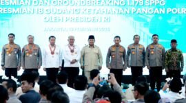 Presiden Prabowo Anugerahkan Bintang Jasa Dan Satyalancana Wira Karya Kepada Penggerak MBG dan SPPG Polri (foto/Bidhumas) 