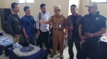 ‎Program Ramadhan 1447 H, Pokja Wartawan Gunung Kaler-Kresek Silaturahmi Dengan Camat (foto/heri) 