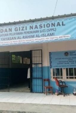 MBG Yayasan Al Rahim Al Islami Gunung Kaler Disorot, Murid SDN 2 Cibetok di Sajikan buah yang tidak layak Konsumsi
