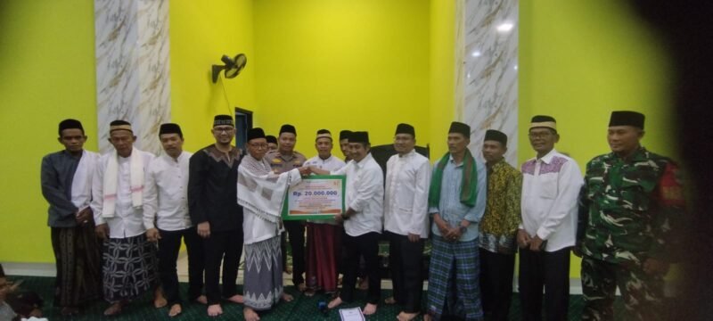 ‎Tim 7 Wakili Bupati Tangerang Tarling di Masjid Atuqo dan Berikan Bantuan (foto/soleh) 
