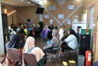 Suasana Pelayanan di Kantor Dinas Sosial Kota Tangerang (foto/hms) 