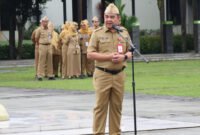 Sekretaris Daerah (Sekda) Kabupaten Tangerang, Provinsi Banten Soma Atmaja, memimpin apel awal bulan Februari (foto/hms) 