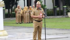 Sekretaris Daerah (Sekda) Kabupaten Tangerang, Provinsi Banten Soma Atmaja, memimpin apel awal bulan Februari (foto/hms) 
