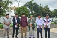 Ketua SMSI Provinsi Banten sekaligus Penasehat PWI Banten, Lesman Bangun, jajaran pengurus melakukan pengecekan lokasi di Museum Banten dan Kawasan Kesultanan Banten Lama (foto/istimewa) 