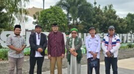 Ketua SMSI Provinsi Banten sekaligus Penasehat PWI Banten, Lesman Bangun, jajaran pengurus melakukan pengecekan lokasi di Museum Banten dan Kawasan Kesultanan Banten Lama (foto/istimewa) 