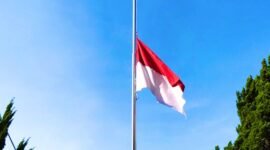 Pengibaran Bendera Merah Putih Setengah Tiang (foto/al) 