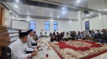 Suasana kegiatan Pemdes Buaran Jati ketika Buka Bersama Dengan Para Ulama Dan Umaro Se-Desa Buaran Jati (foto/Ast) 