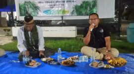 Suasana Paguyuban Warga Perumahan Panorama Sepatan 1 bagikan Paket Takjil dan Bukber bersama warga (foto/nano) 