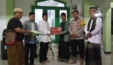 Penyerapan Bantuan Banjir Kepada Warga Perumahan Samawah Desa Jatimulya Sepatan Timur. (foto/nano)