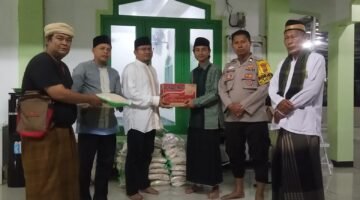 Penyerapan Bantuan Banjir Kepada Warga Perumahan Samawah Desa Jatimulya Sepatan Timur. (foto/nano) 