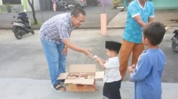 Forum Wartawan, DPD TMI Dan Camat Sepatan Timur Turun Langsung Bagikan Takjil Gratis Jelang Buka Puasa ‎