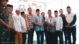 Aksi Sosial FRJRI di Kronjo, 200 Anak Yatim dan Kaum Jompo Terima Santunan. (foto/heri) 