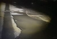 Kondisi malam hari sepanjang jalan raya Tanjung Pasir Kecamatan Teluknaga, Kabupaten Tangerang mati total (foto/istimewa) 