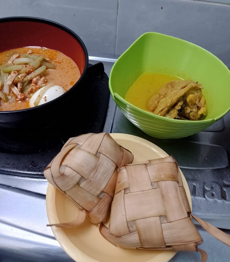 Kuliner Ketupat di Perayaan Qunutan dilaksanakan tepat pada malam ke-16 bulan Ramadan (foto/istimewa) 