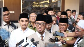 Wakil Gubernur Banten bersama Wakil Menteri Haji dan Umrah usai hadiri Konsolidasi Perhajian dan Umrah Embarkasi di Asrama Haji Cipondoh (foto/hms) 