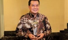 Bupati Tangerang Raih penghargaan Economic Growth