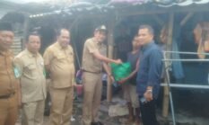 Camat Sepatan Tinjau Rumah Tidak Layak Huni Warga Desa Kayu Agung 