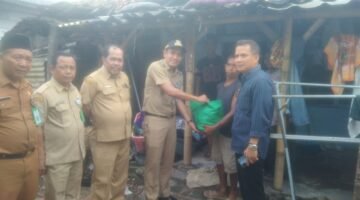 Camat Sepatan Tinjau Rumah Tidak Layak Huni Warga Desa Kayu Agung 