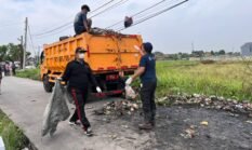 Camat Sepatan Timur Giat Korvei Bersi-Bersih Serentak di Jalan Lingkungan Desa Jatimulya