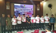 Kepala Desa Sukasari Melantik Ketua RT dan RW Cluster Kuta Perumahan Griya Artha Sukaksari Residen