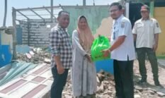 ‎Camat Sepatan Timur Tidak Tutup Mata Terkait Rumah Warga yang Ambruk, Nyatanya datang dan Berikan Bantuan