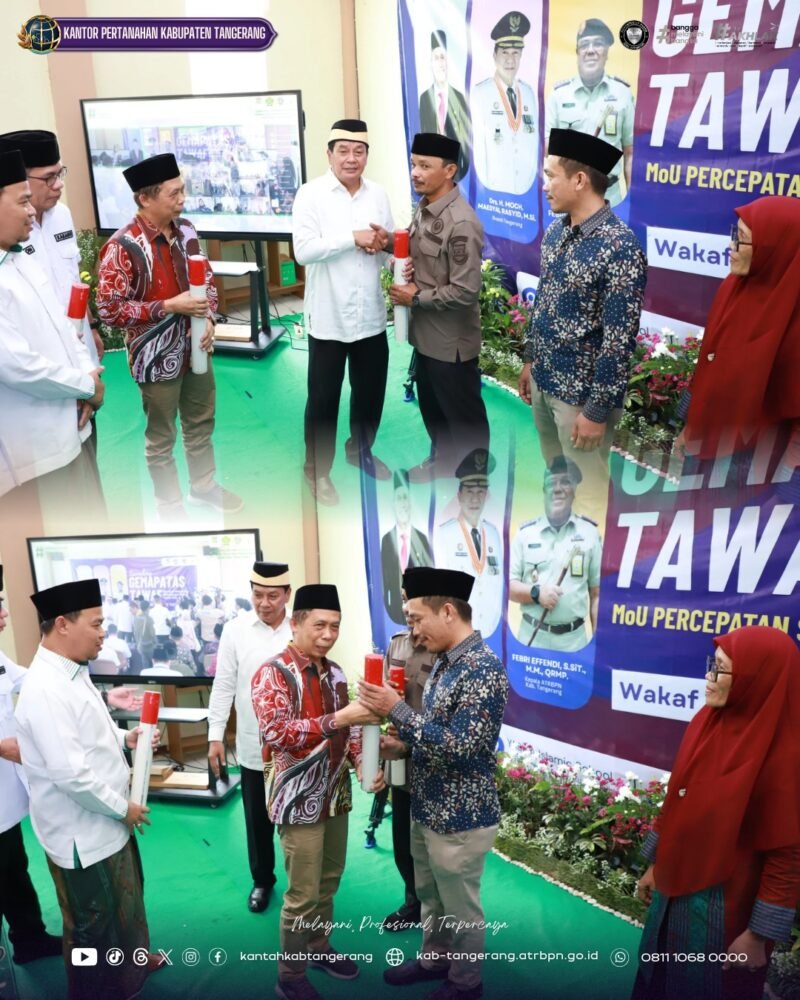 Bupati Tangerang saat Launching GEMAPATAS TAWAF