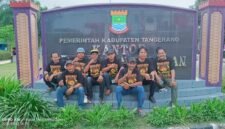 Foto bersama jajaran Ikatan Jurnalis Sepatan untuk Bersatu Bersama Mendukung Pembangunan Wilayah 