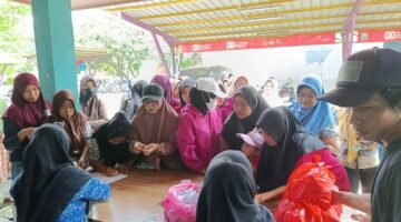 Suasana Pasar Sembako Murah jelang perayaan hari raya Idul Adha 1447 Hijjriah/2026 Masehi, bertempat di aula kantor Kecamatan Sepatan Timur, Kabupaten Tangerang