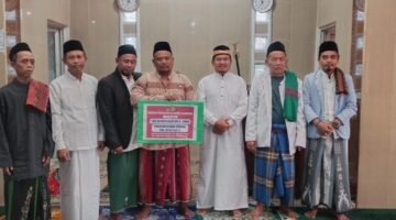‎Camat Sepatan Timur Sholat Idul Adha dan Serahkan Bantuan Sapi Qurban di Masjid Al Hidayah Gempol Sari