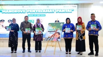 Bupati Tangerang Luncurkan Buku Cerita Anak berjudul “Mangrove Penyelamat Pantai”