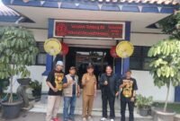 Kepala SMPN 2 Sepatan Agus Soni bersama IJS