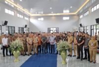 Foto bersama jajaran APDESI dan Kejari Kabupaten Tangerang pada kegiatan Roadshow Kadarkum