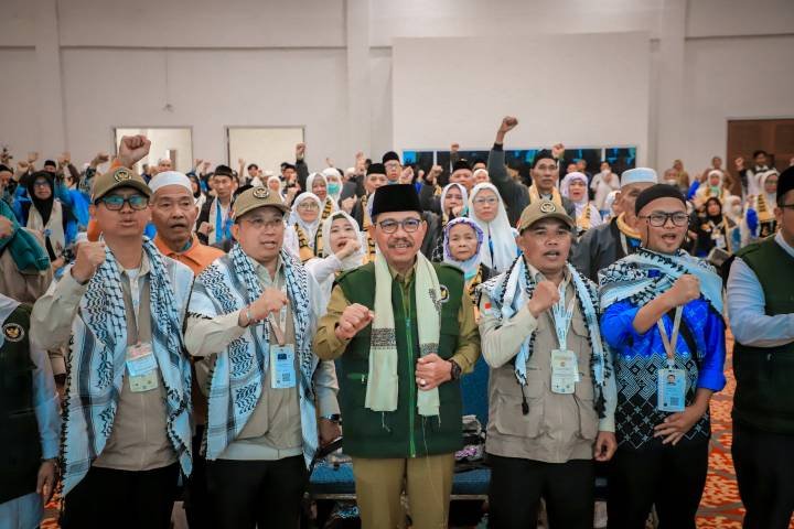 Walikota Tangerang bersama Kloter Pertama Jamaah Haji Asal Kota Tangerang