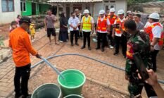 Pemerintah Kota Tangerang Selatan Salurkan bantuan air bersih kepada warga terdampak Kekeringan