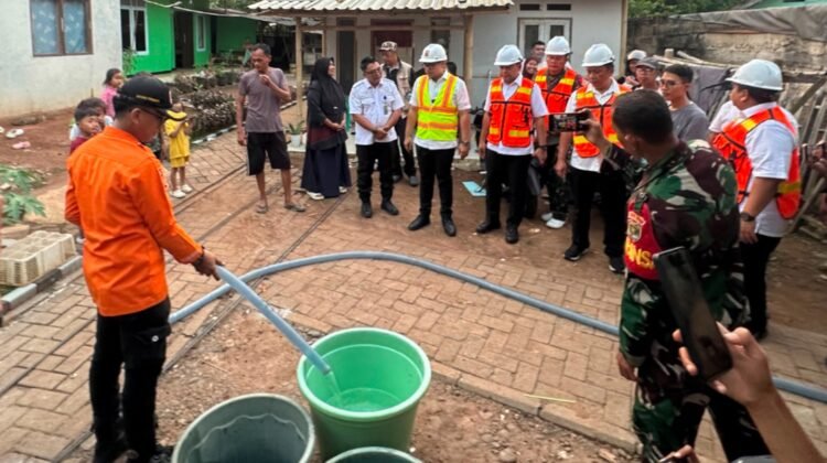 Pemerintah Kota Tangerang Selatan Salurkan bantuan air bersih kepada warga terdampak Kekeringan