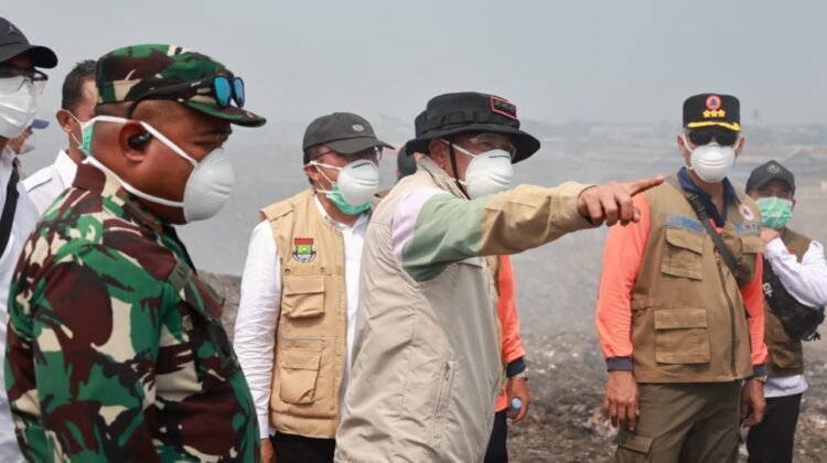 Bupati Tangerang lakukan doa bersama tim penanggulangan bencana dan relawan di TPA Jatiwaringin