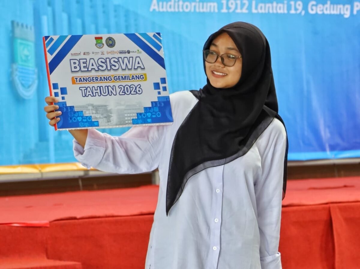 Salah satu penerima Beasiswa Tangerang Gemilang asal Kecamatan Sukadiri, Intan Nur Fadilah
(foto/hms) 