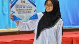 Salah satu penerima Beasiswa Tangerang Gemilang asal Kecamatan Sukadiri, Intan Nur Fadilah
(foto/hms) 